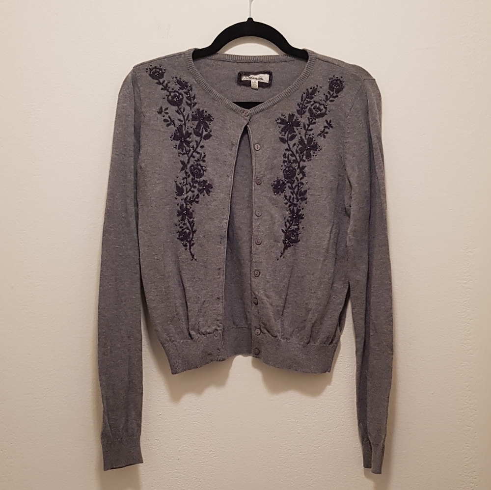 EUC Forever 21 Grey Embroidered Cardigan